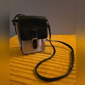 Vintage Coach Black and Tan Leather Hamptons Crossbody